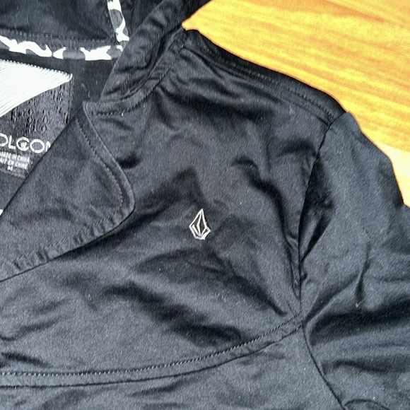 Volcom Hooded Jacket - Picture 3 of 8